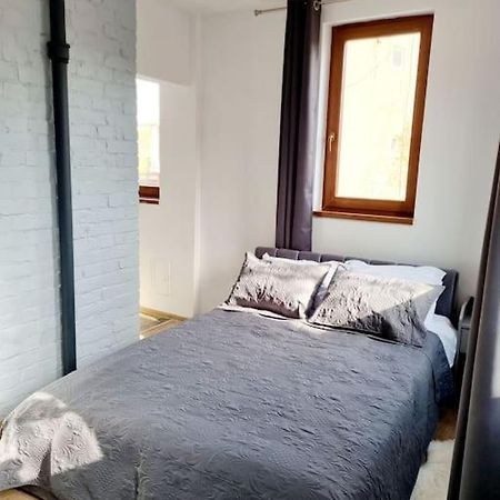 Cozy Apartment Near City Center Bukarest Kültér fotó