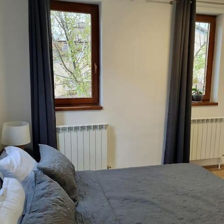 Cozy Apartment Near City Center Bukarest Kültér fotó