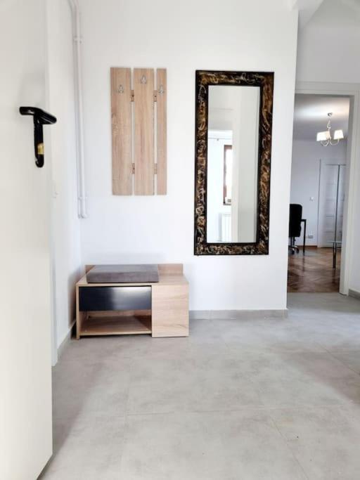 Cozy Apartment Near City Center Bukarest Kültér fotó